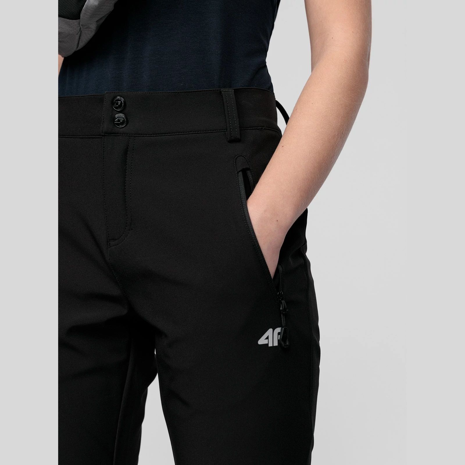 Joggers & Sweatpants -  4f Pantaloni pentru femei SPDT001