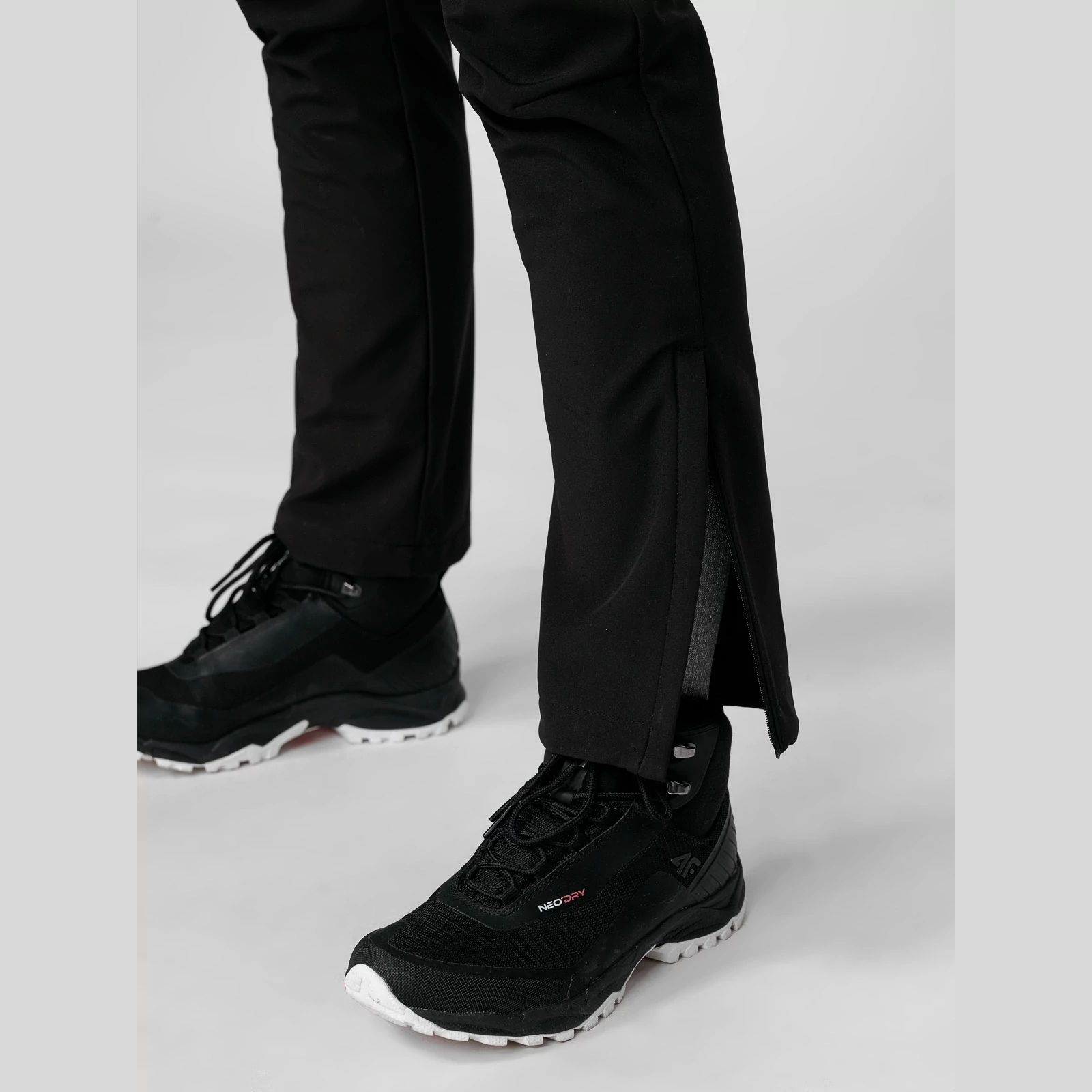 Joggers & Sweatpants -  4f Pantaloni pentru femei SPDT001